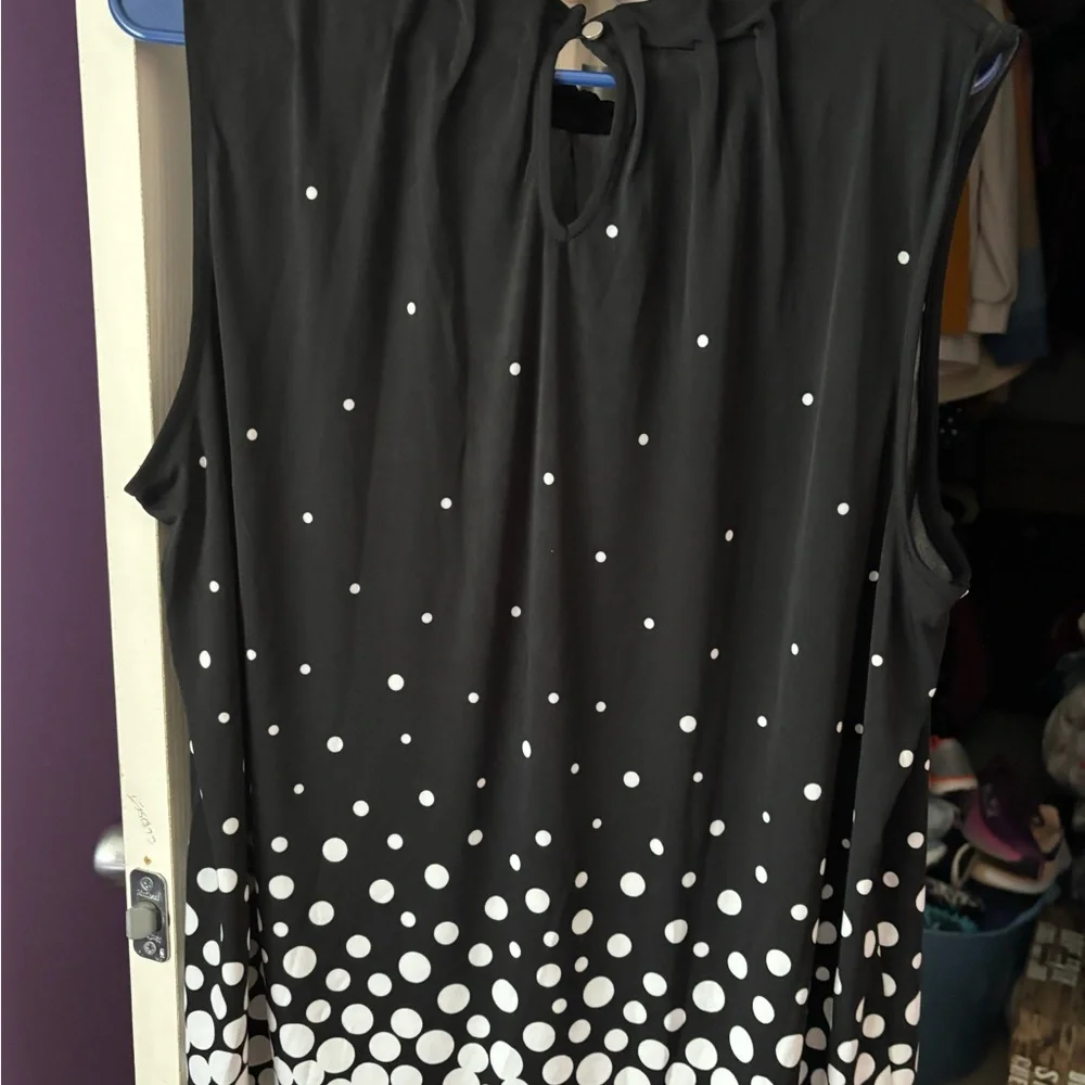 Black and White Polka Dot Sleeveless Top - Picture 6 of 8